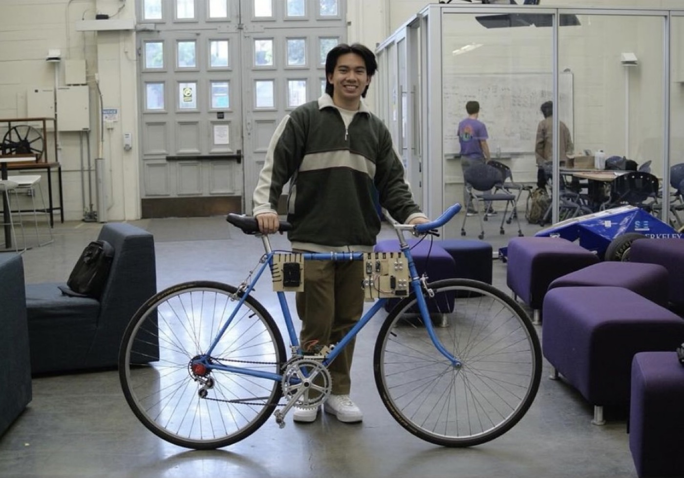 Auto Gear-Shifting Bicycle, figure 1